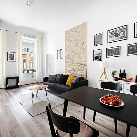 Chic 2Br Flat Near The Opera Apartment Budapest Exterior photo